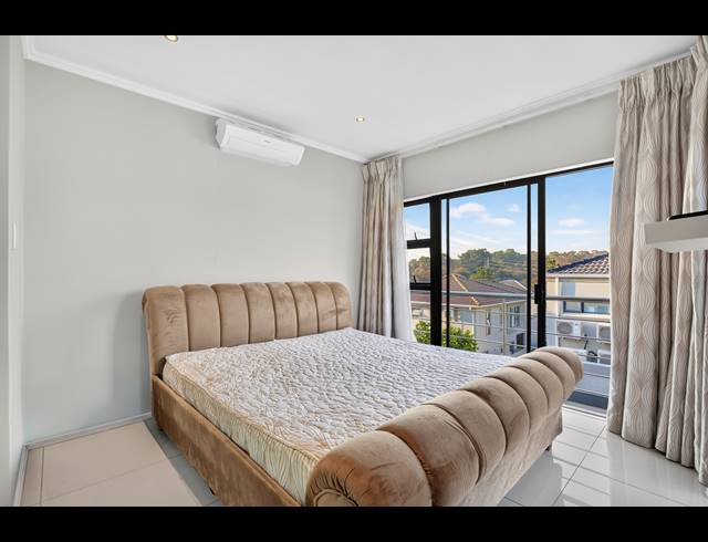 4 BEDROOM HOUSE FOR SALE IN LONEHILL